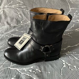 FRYE Melissa Harness Zip Short Boot women’s size 7 in Black BNIB